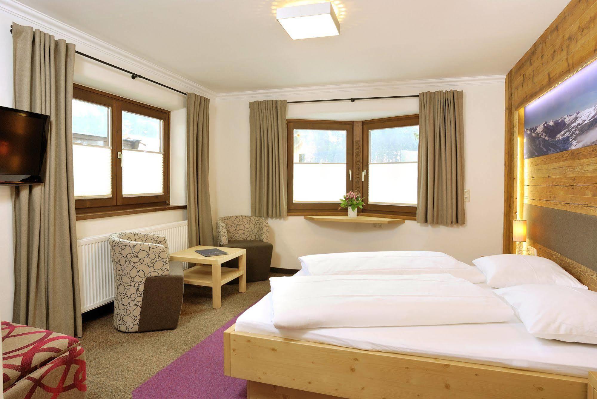 Hotel & Appartements Tiroler Buam Saalbach-Hinterglemm Esterno foto
